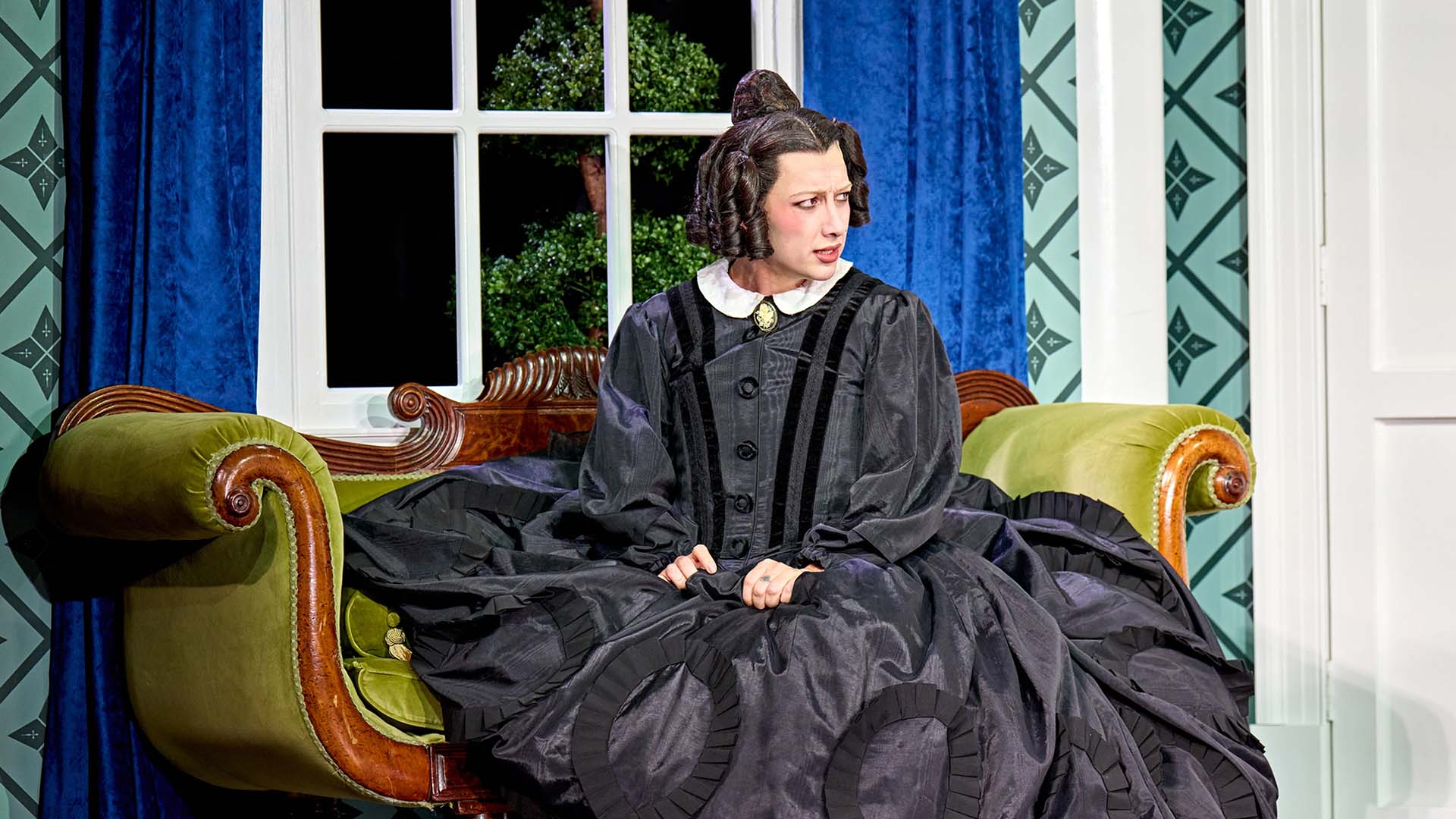 Mason Alexander Park as Mary Todd Lincoln in Oh, Mary! at Trafalgar Theatre. Review - Flicker Magazine