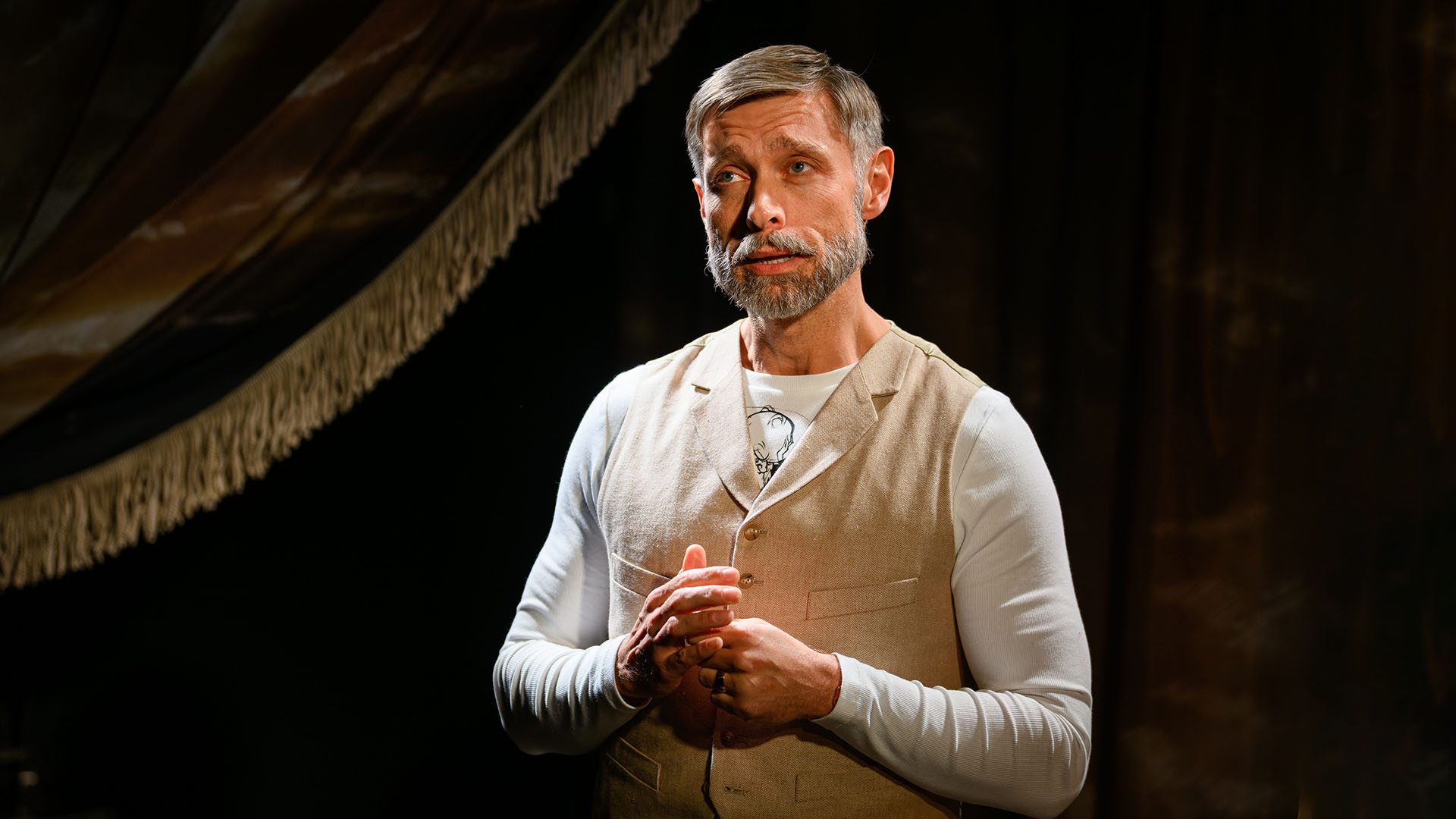 Alan Turkington as George Bernard Shaw in Dear Liar at Jermyn Street Theatre © David Monteith-Hodge