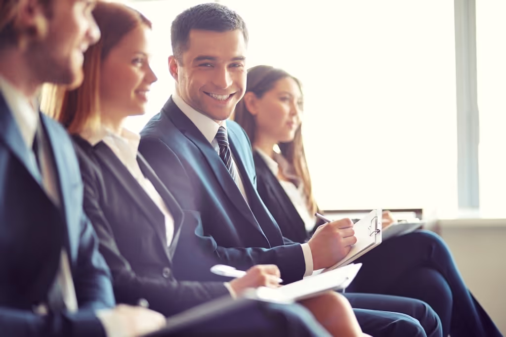 Teambuilding mit teamEXPERTE – Wachsen Sie zu einem unschlagbaren Team zusammen 242