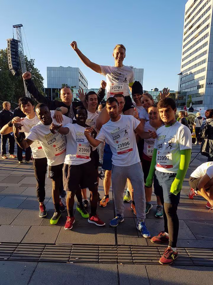 teamEXPERTE Laufgruppe auf dem RheinEnergie Halbmarathon 345
