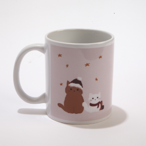 Sandwich and slice of lemons