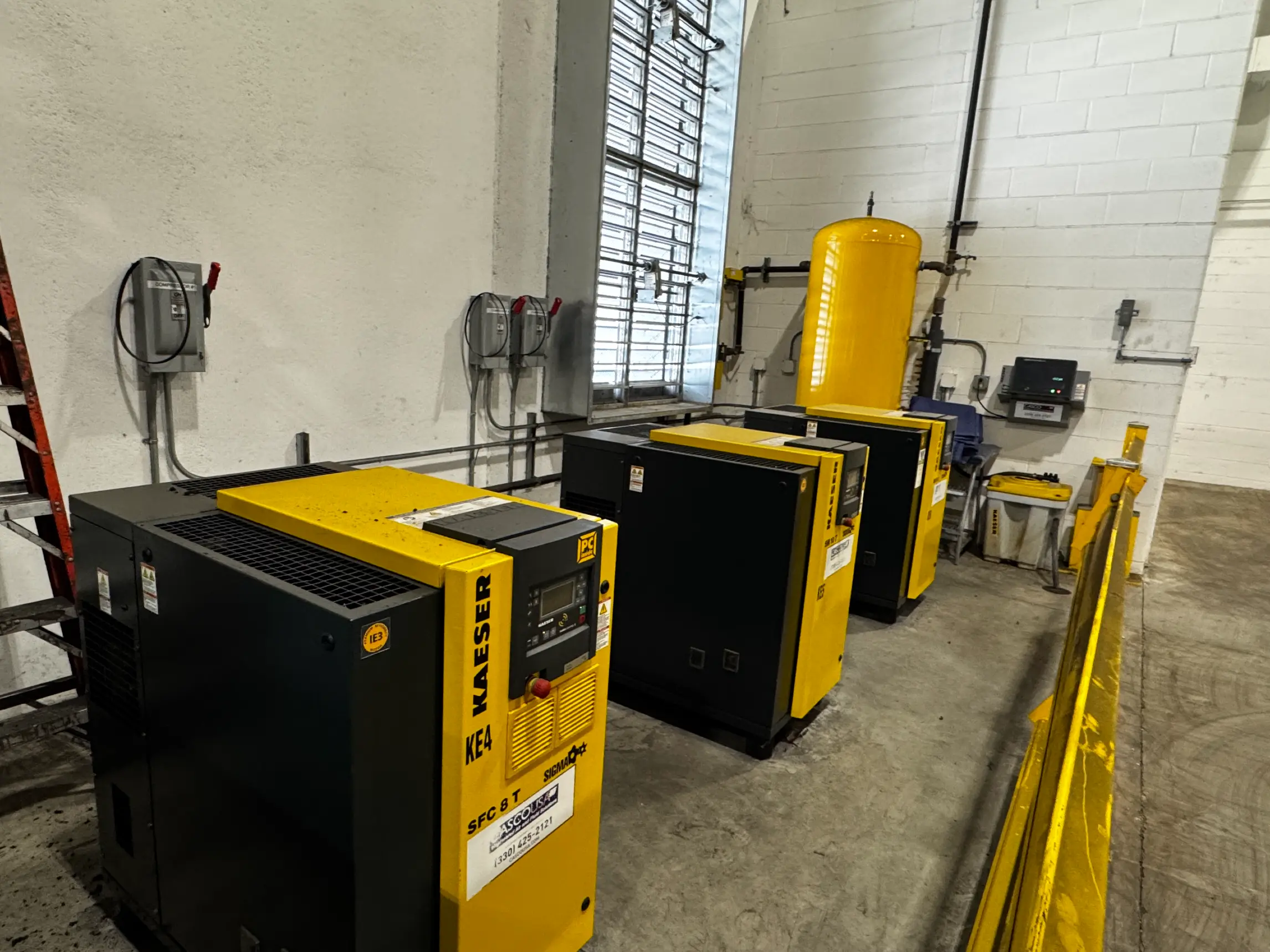 Kaeser SM 10 T and SFC 8 T rotary screw air compressors – Rize Home surplus auction, Solon OH