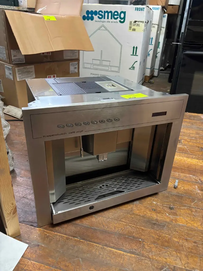 Smeg built-in appliance, new in box – Stone City Auction