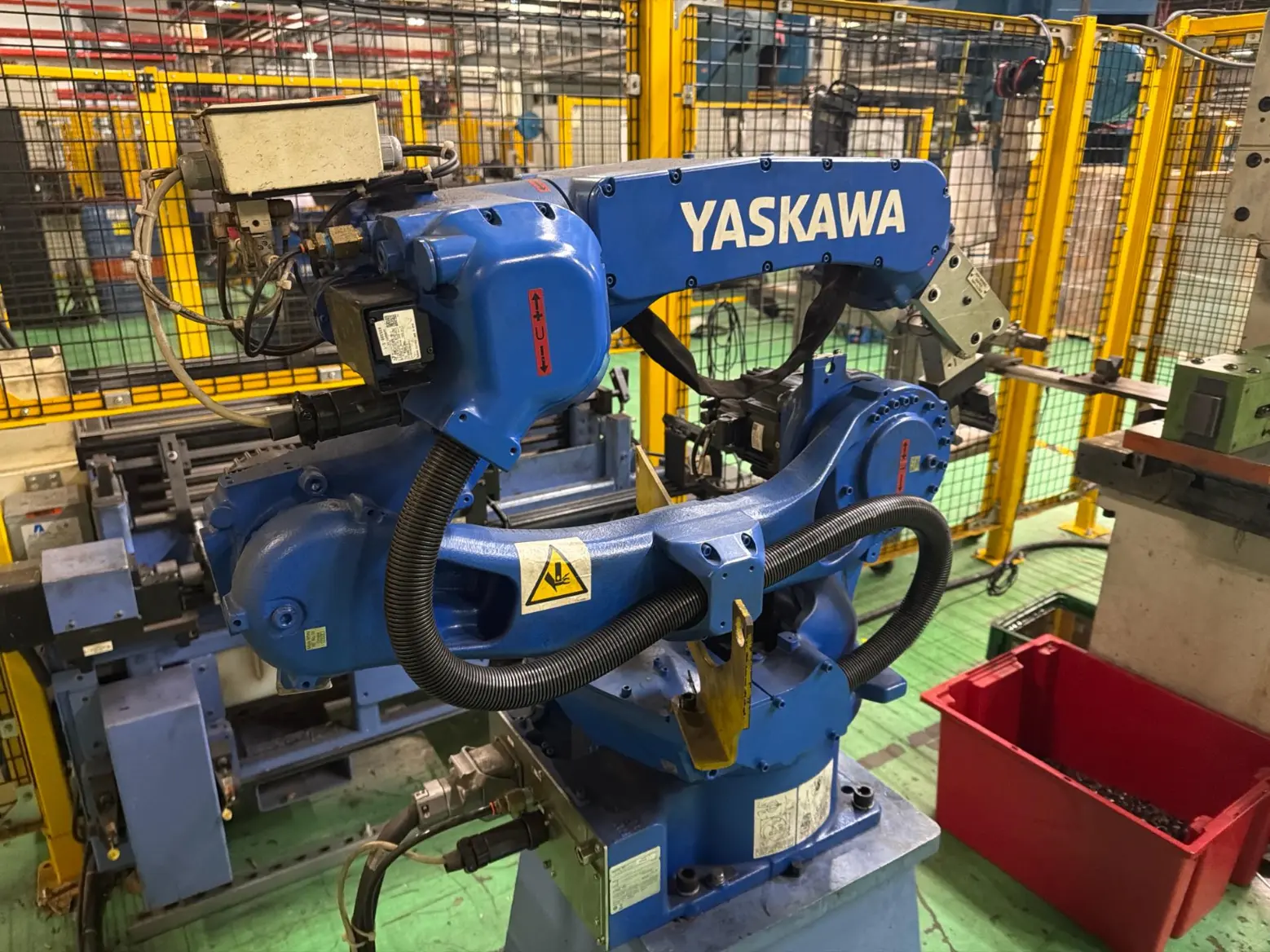 Yaskawa Motoman robot in automated manufacturing cell – Dexter Stamping auction, Murfreesboro TN