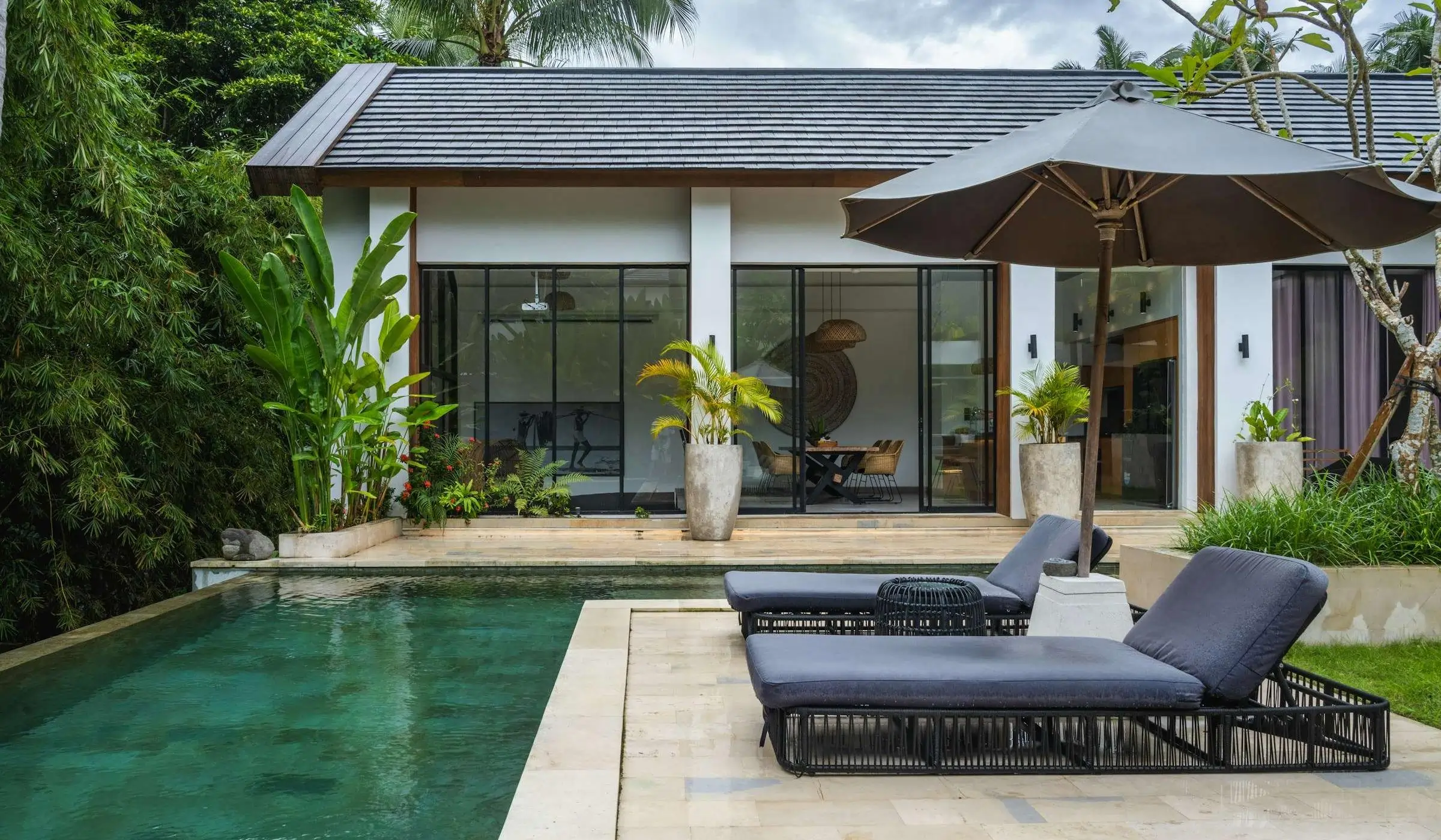 Pool Suite