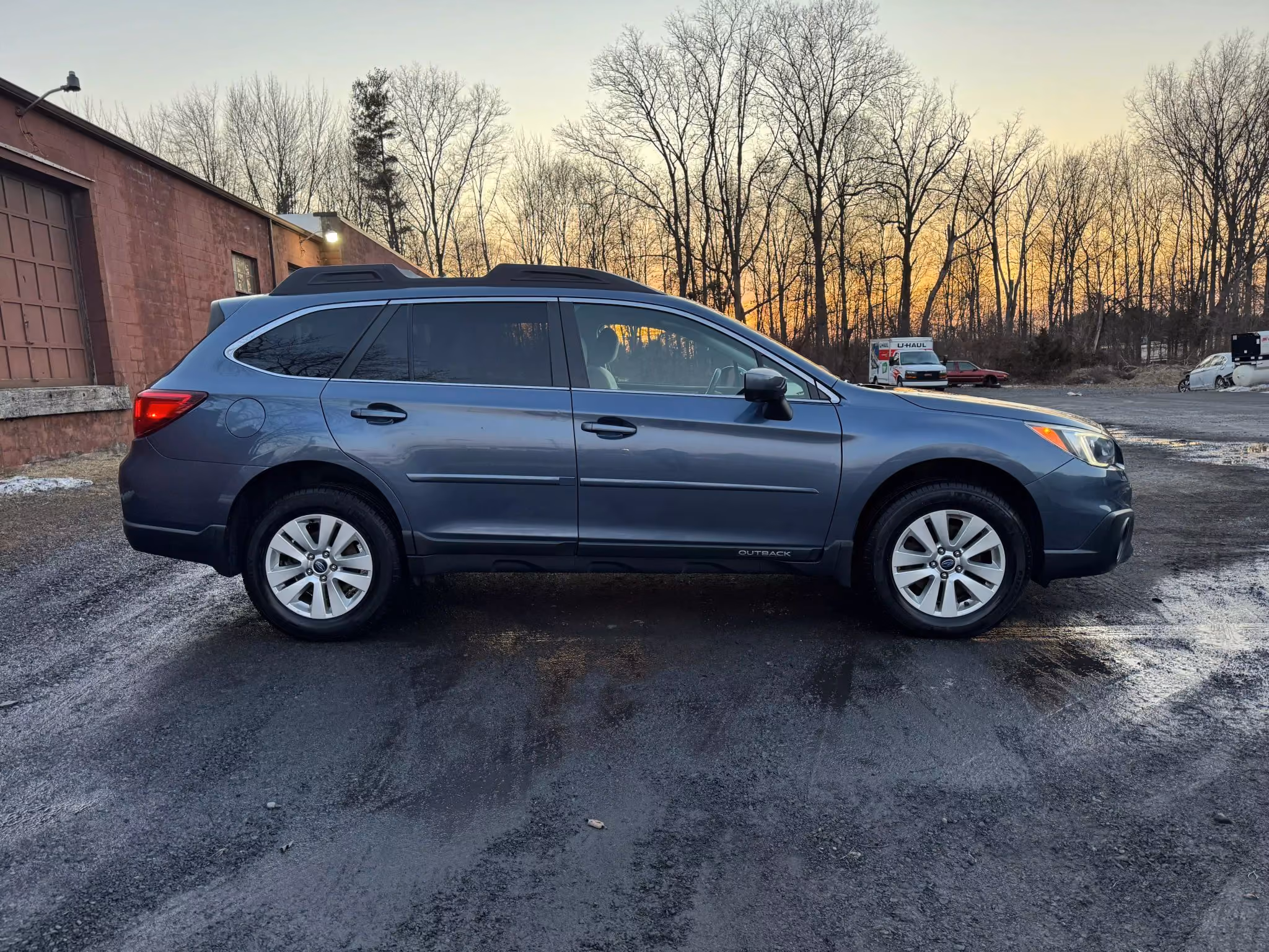 2017 Subaru Outback 2.5i Premium Wagon 4D