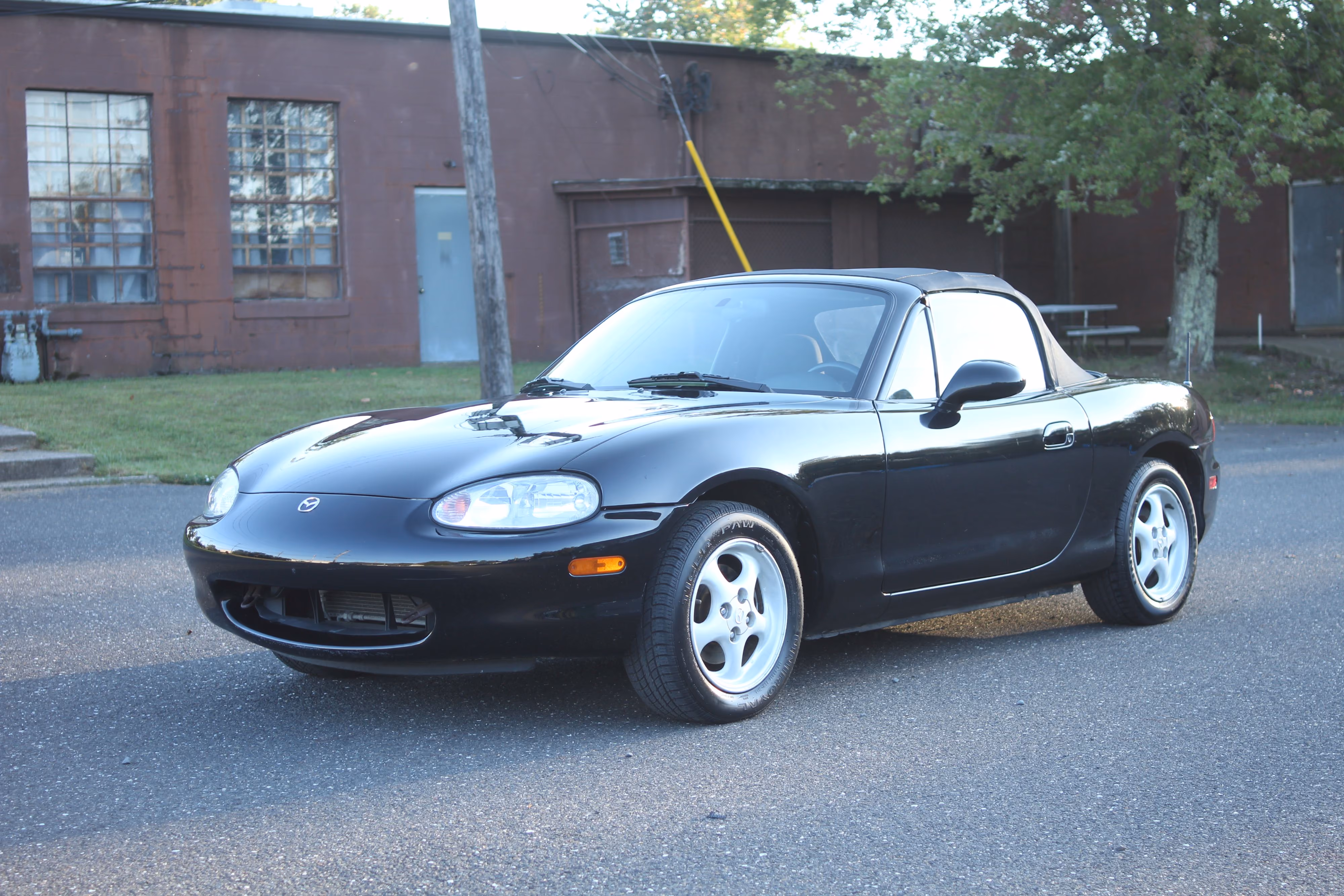 1999 MAZDA MX-5 Miata Convertible 2D