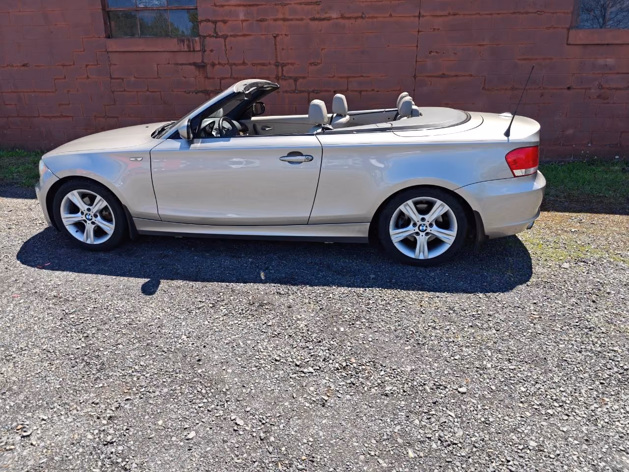 2010 BMW 1 Series 128i Convertible 2D