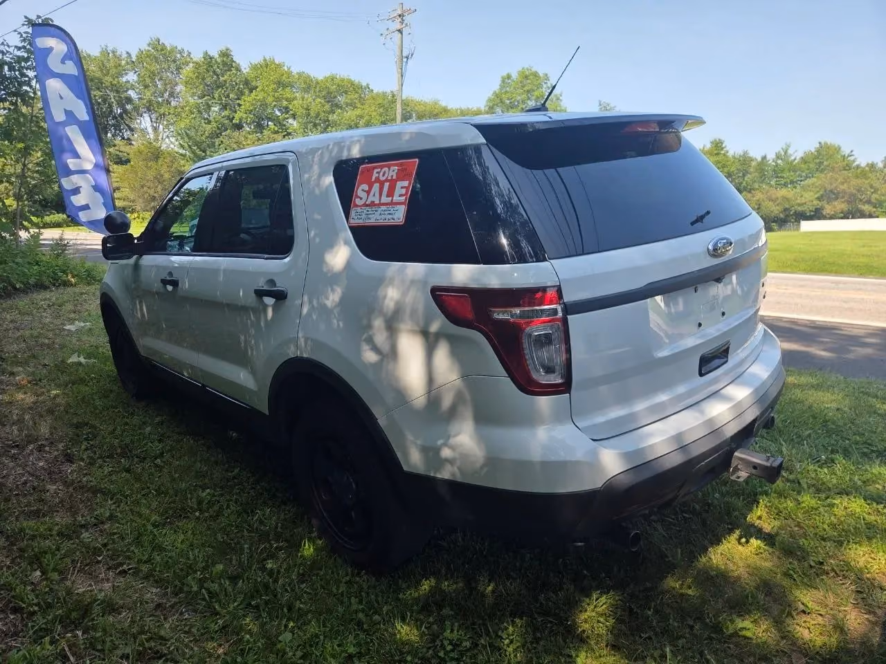 2015 Ford Explorer — photo 2 of 9