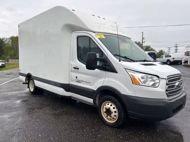 2018 Ford Transit Cutaway — photo 3 of 9