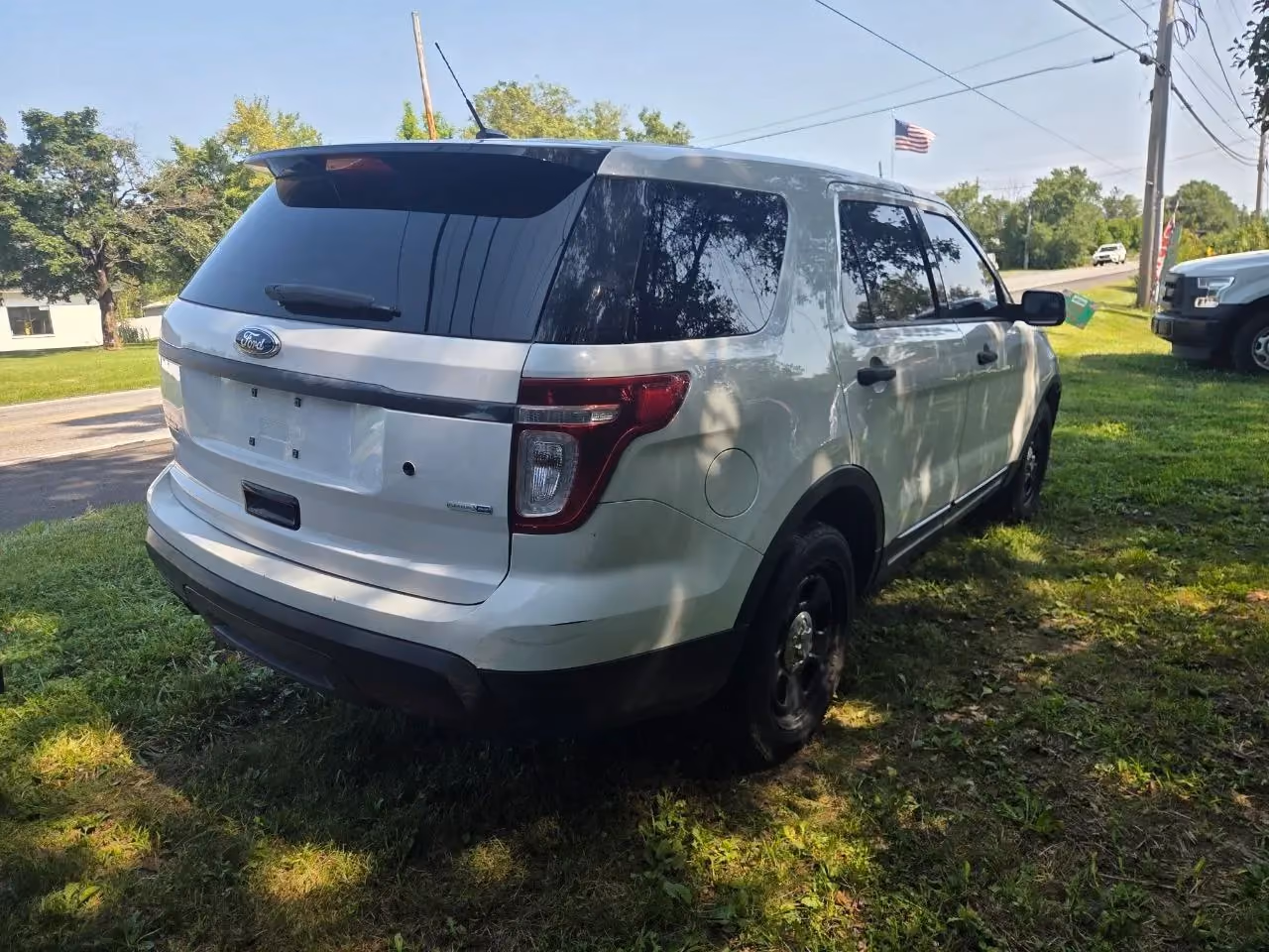 2013 Ford Explorer — photo 7 of 8