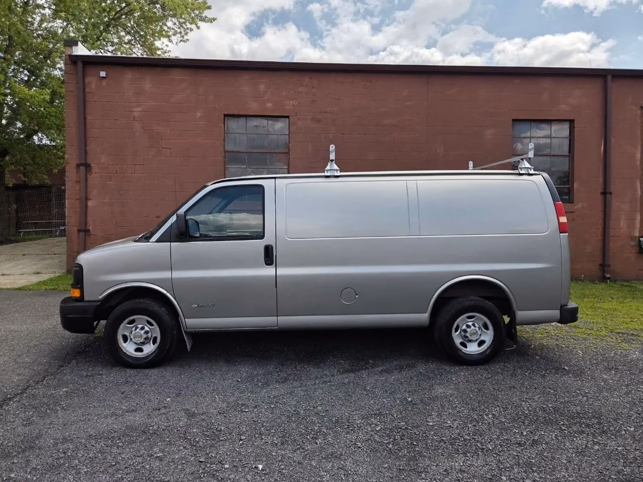 2003 Chevrolet Express 2500 Cargo — photo 3 of 23