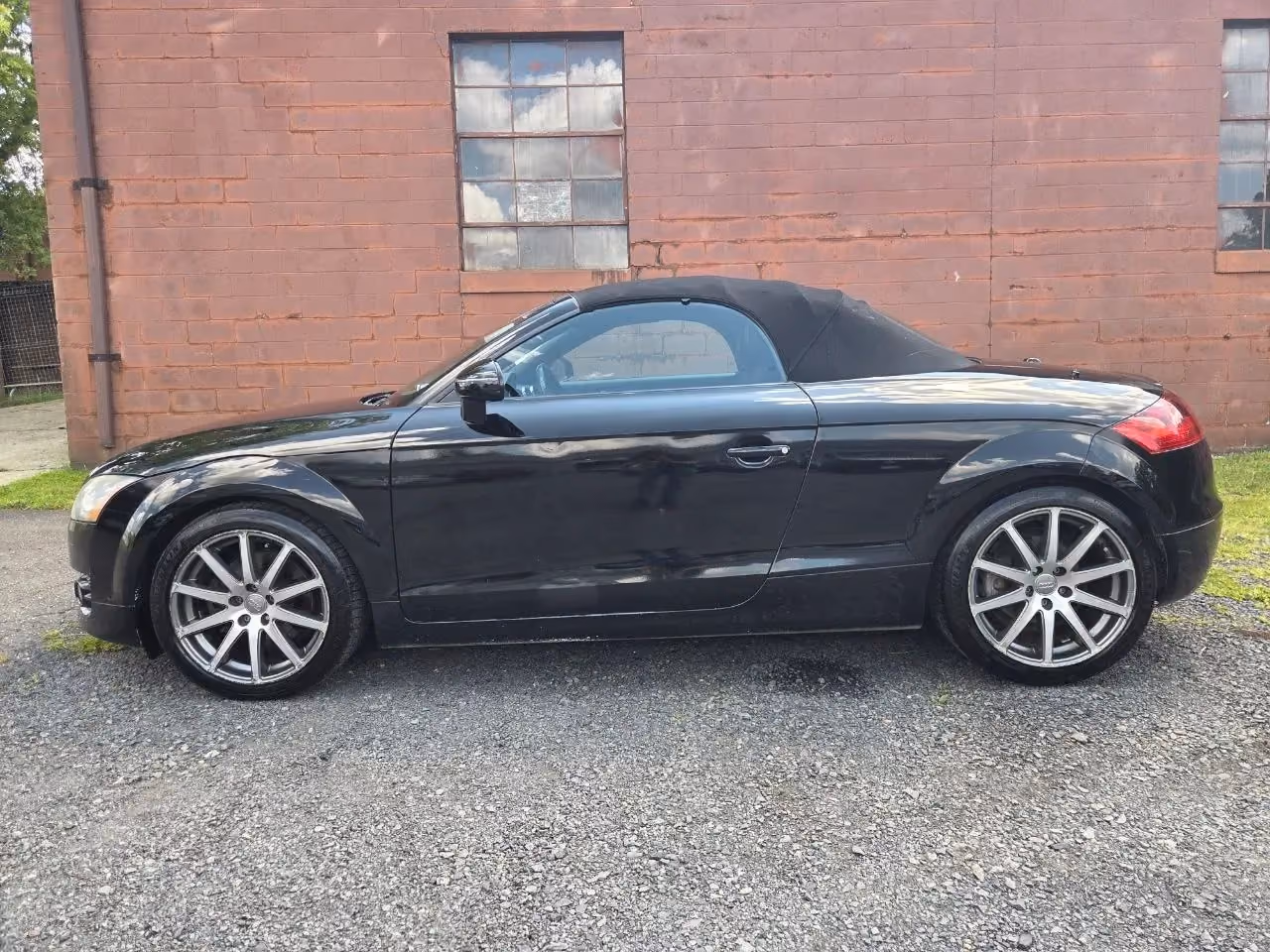2009 Audi TT Quattro Premium Convertible 2D — photo 2 of 16