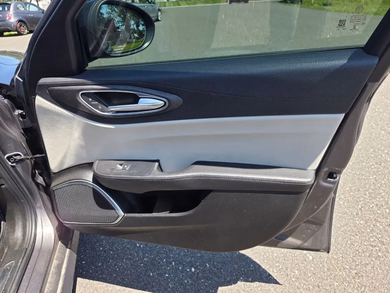2021 Alfa Romeo Giulia TI AWD — photo 18 of 23