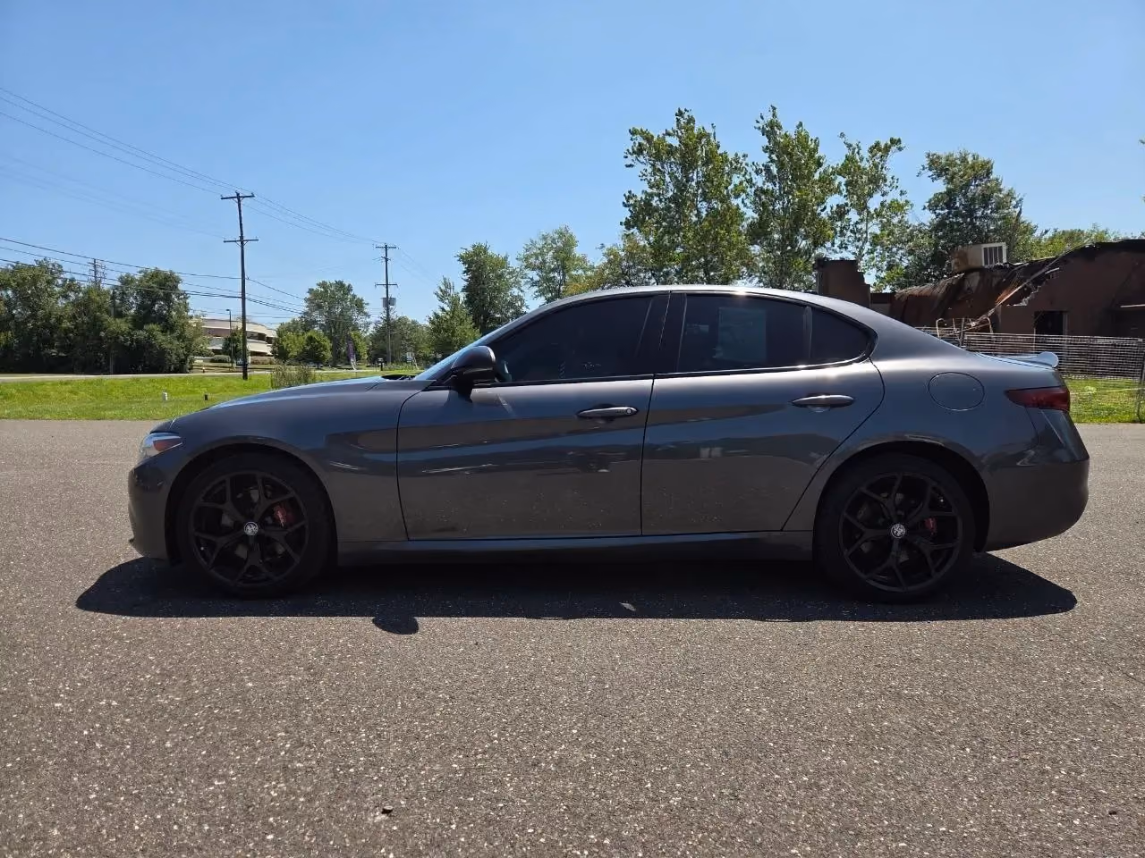 2021 Alfa Romeo Giulia TI AWD — photo 2 of 23