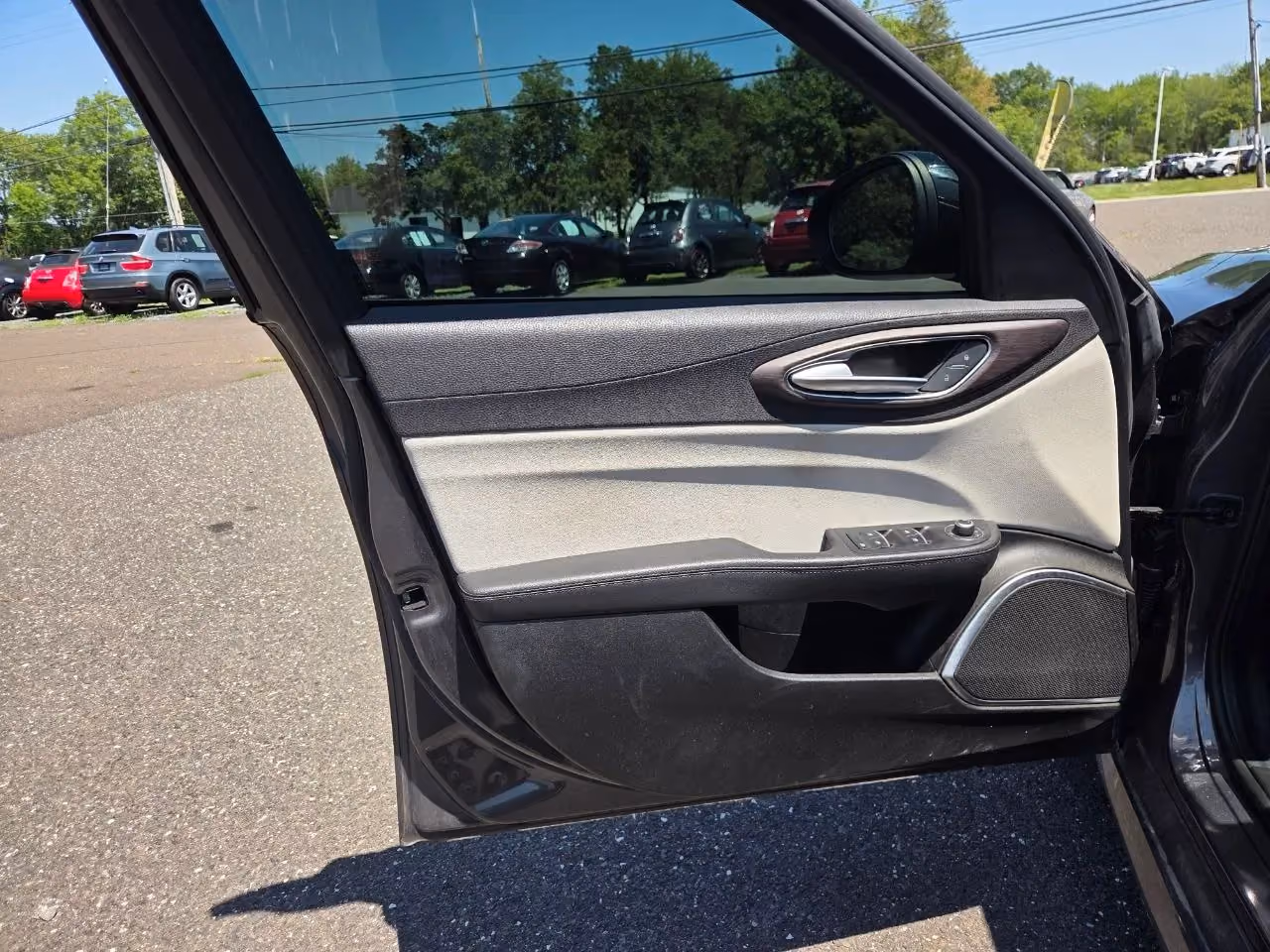 2021 Alfa Romeo Giulia TI AWD — photo 14 of 23