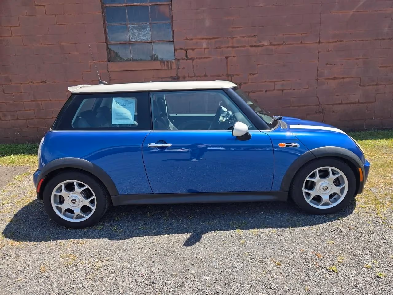 2005 MINI Cooper S Hatchback 2D — photo 9 of 24