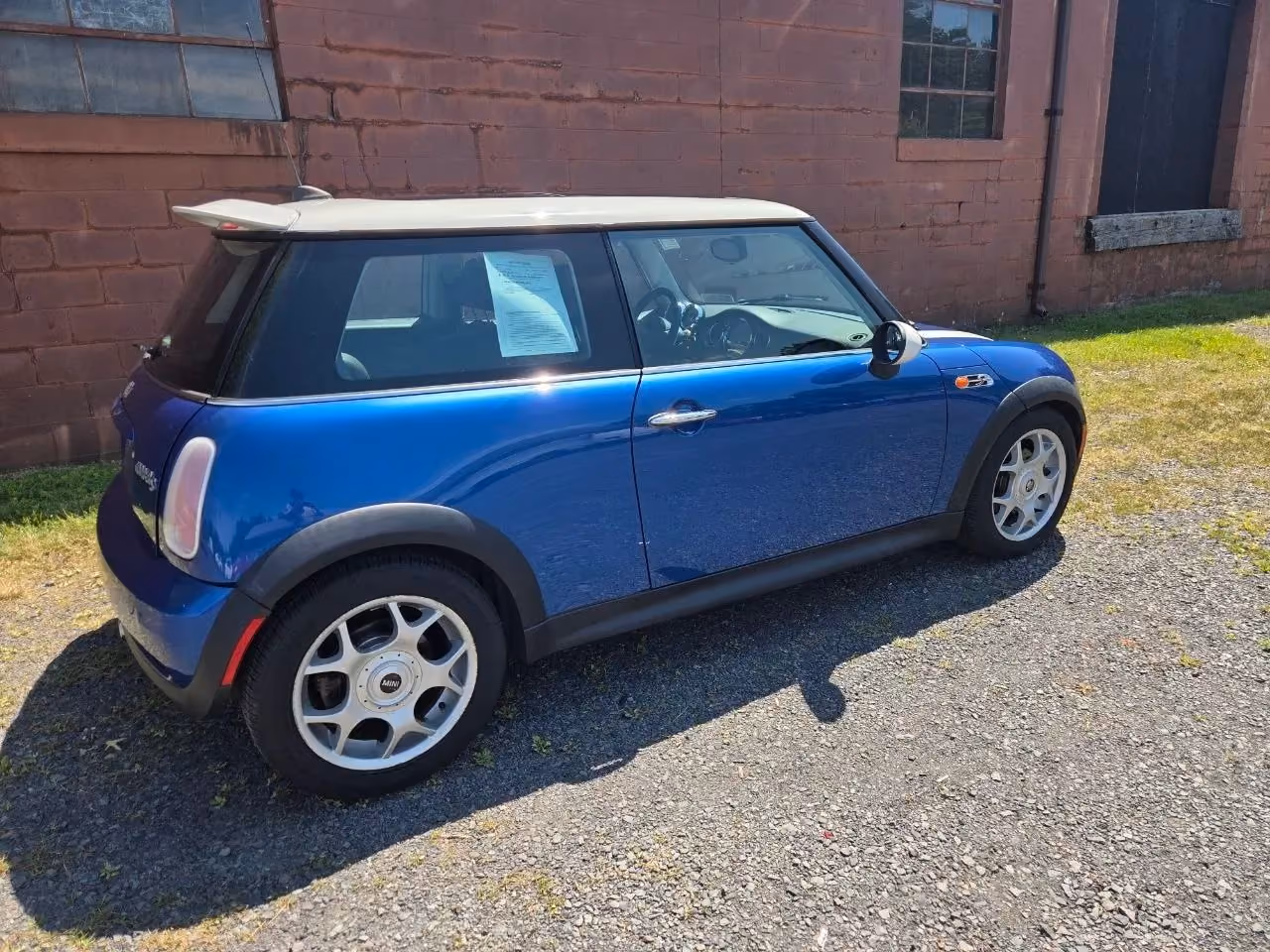 2005 MINI Cooper S Hatchback 2D — photo 8 of 24