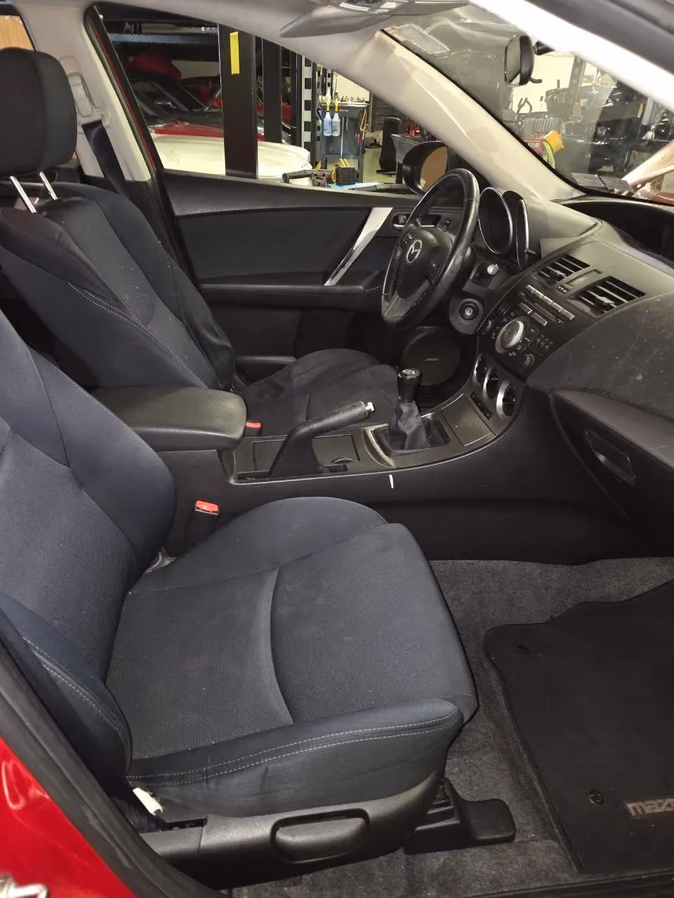 2010 MAZDA MAZDA3 s Sport Sedan 4D — photo 21 of 25