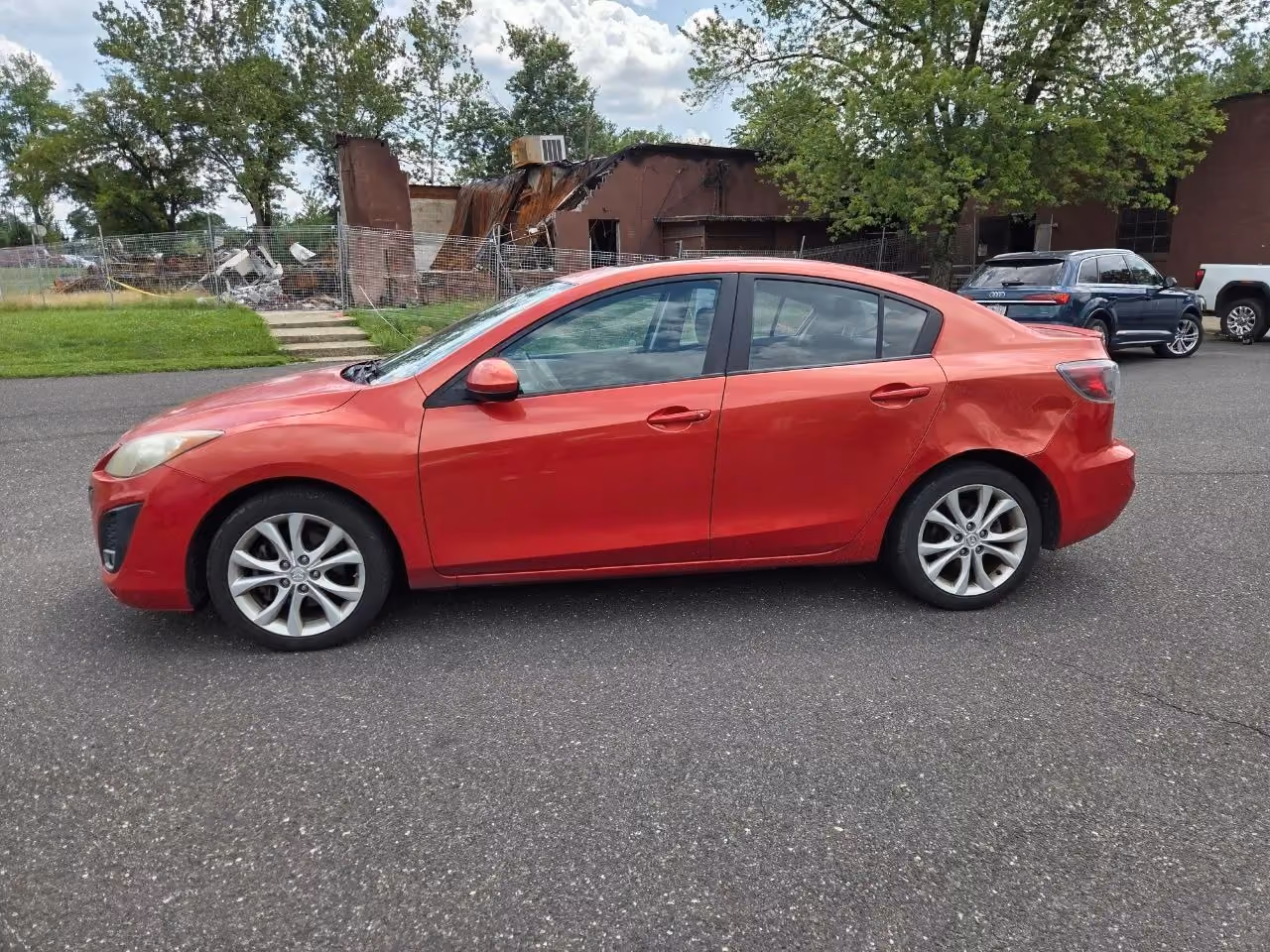 2010 MAZDA MAZDA3 s Sport Sedan 4D — photo 2 of 25