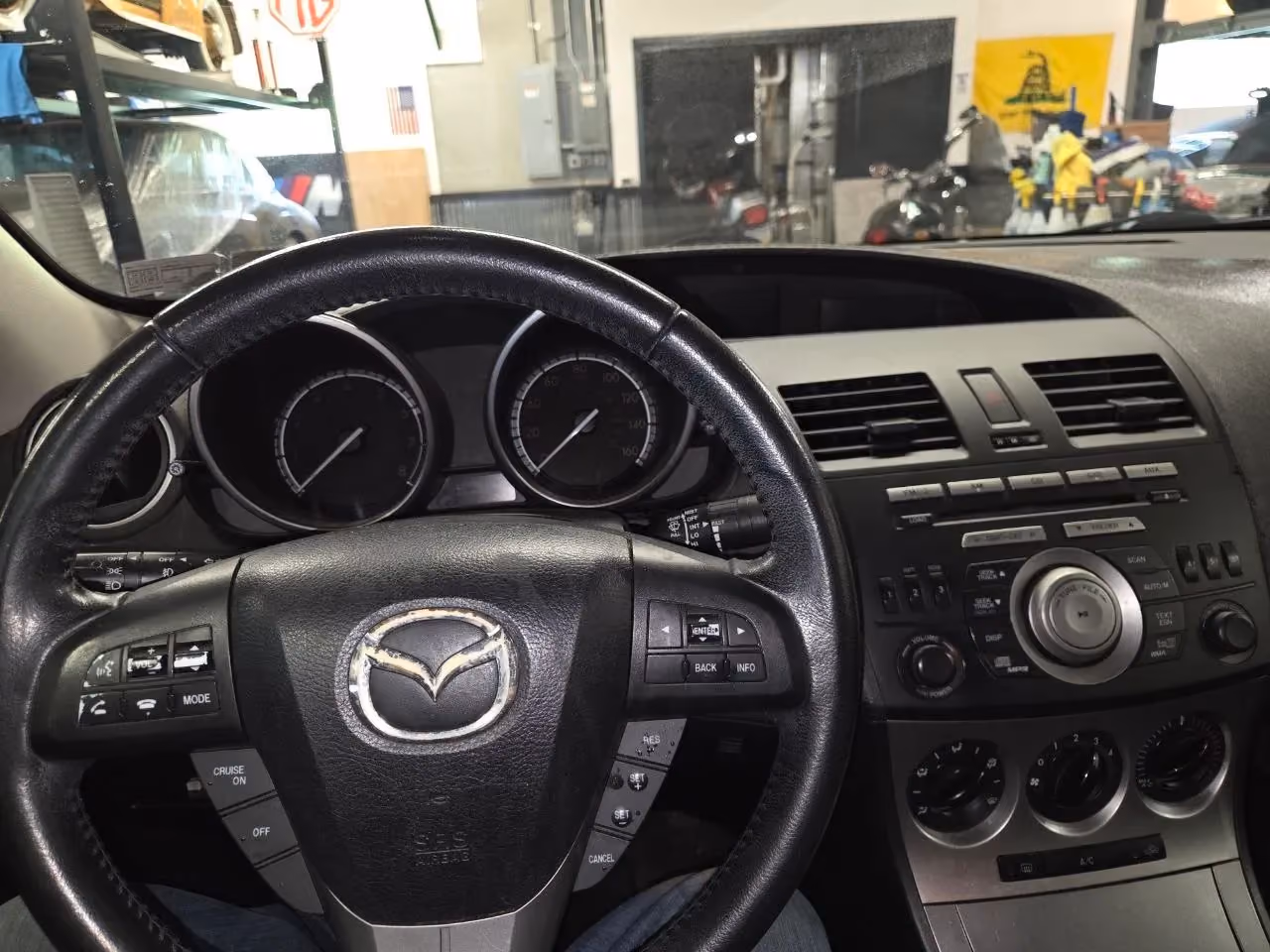2010 MAZDA MAZDA3 s Sport Sedan 4D — photo 24 of 25