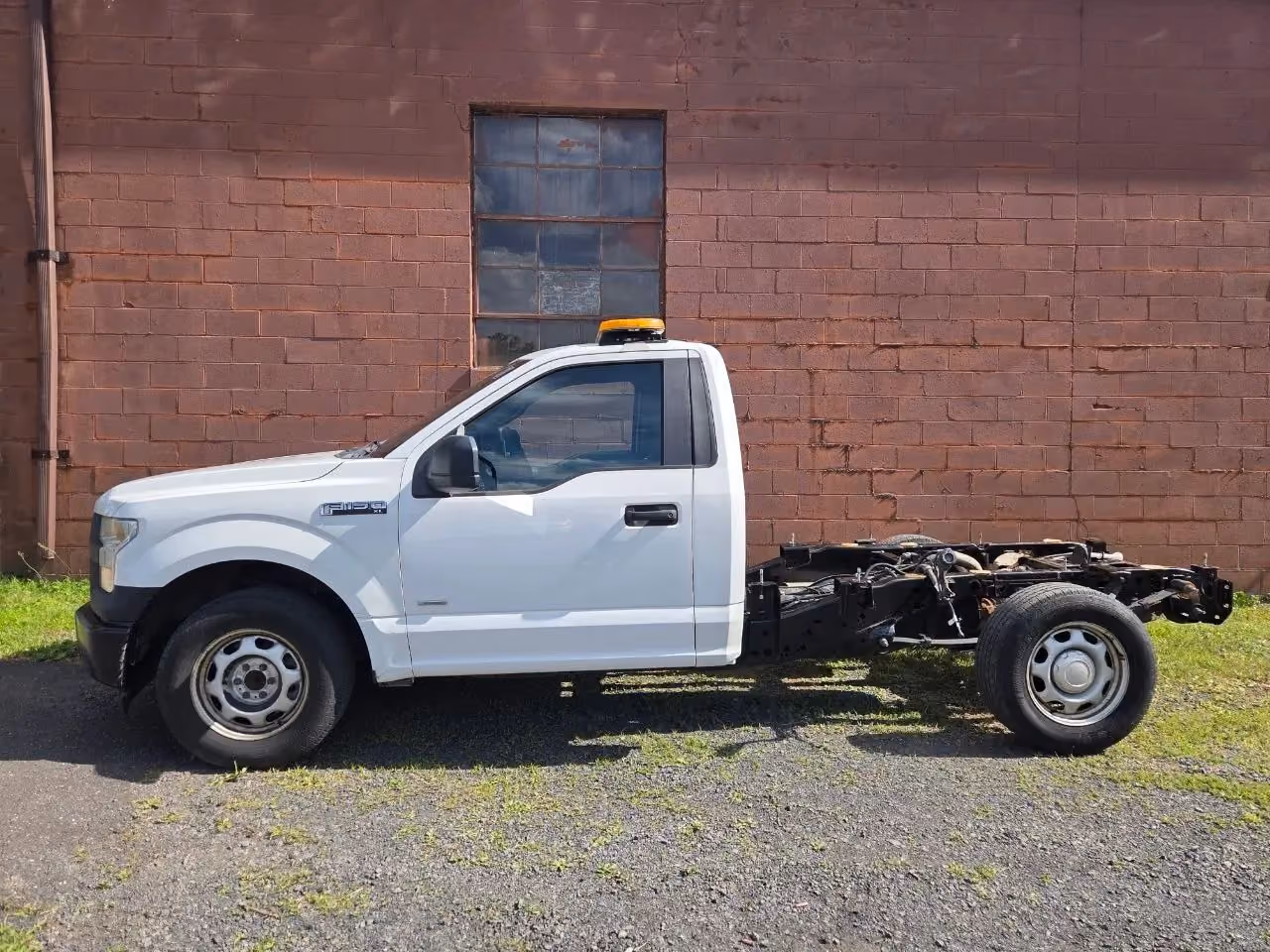 2015 Ford F150 Regular Cab XL Pickup 2D 8 ft — photo 3 of 12