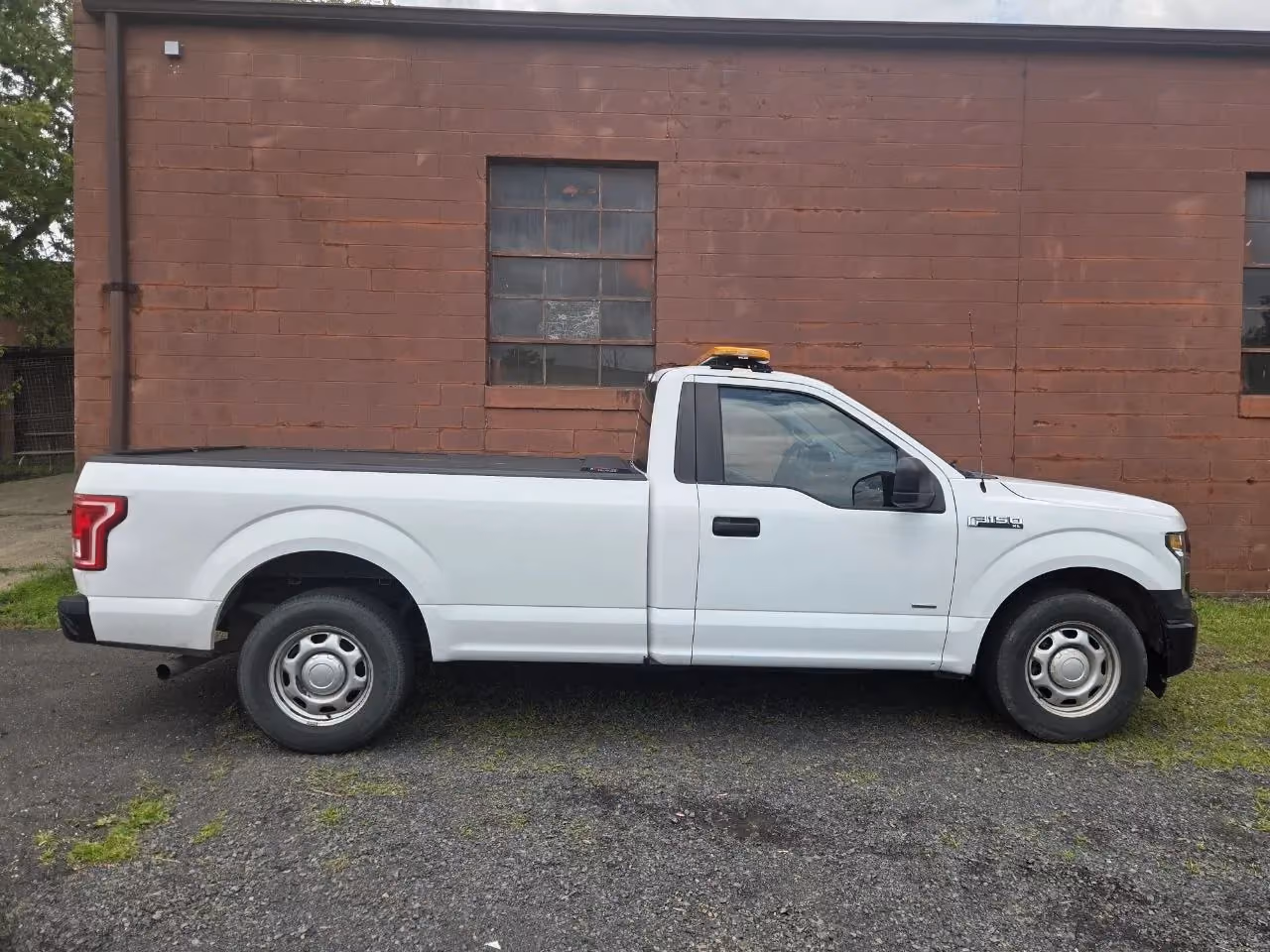 2016 Ford F150 Regular Cab XL Pickup 2D 8 ft — photo 8 of 16