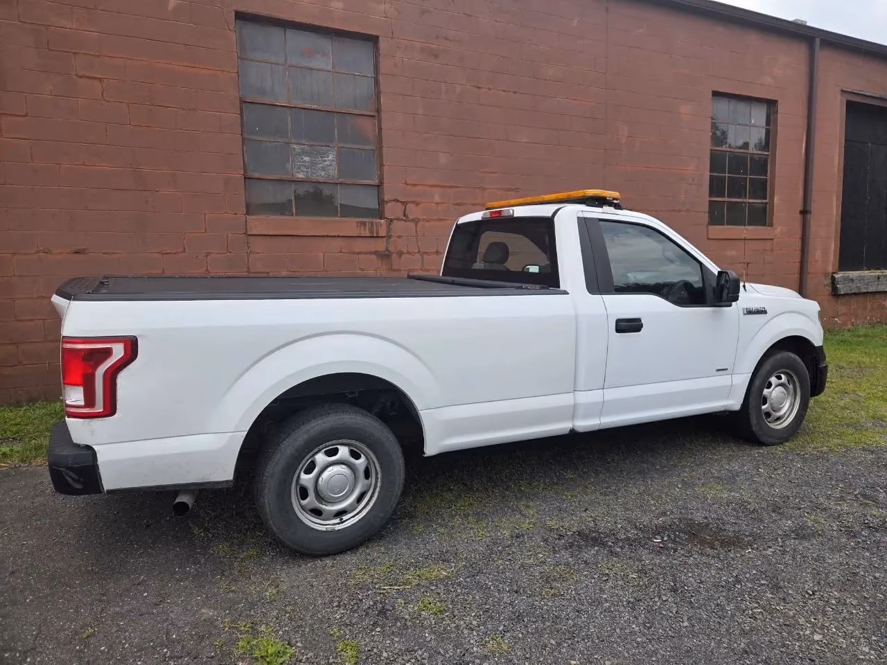 2016 Ford F150 Regular Cab XL Pickup 2D 8 ft — photo 7 of 16