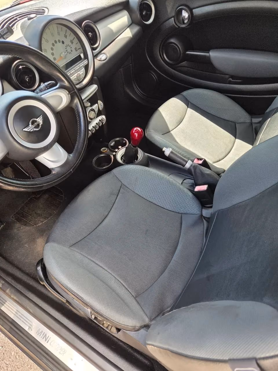 2007 MINI Cooper Hatchback 2D — photo 13 of 21