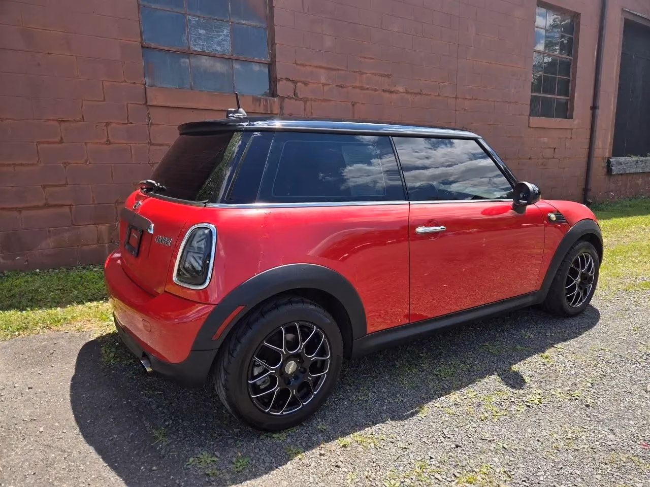 2007 MINI Cooper Hatchback 2D — photo 7 of 21
