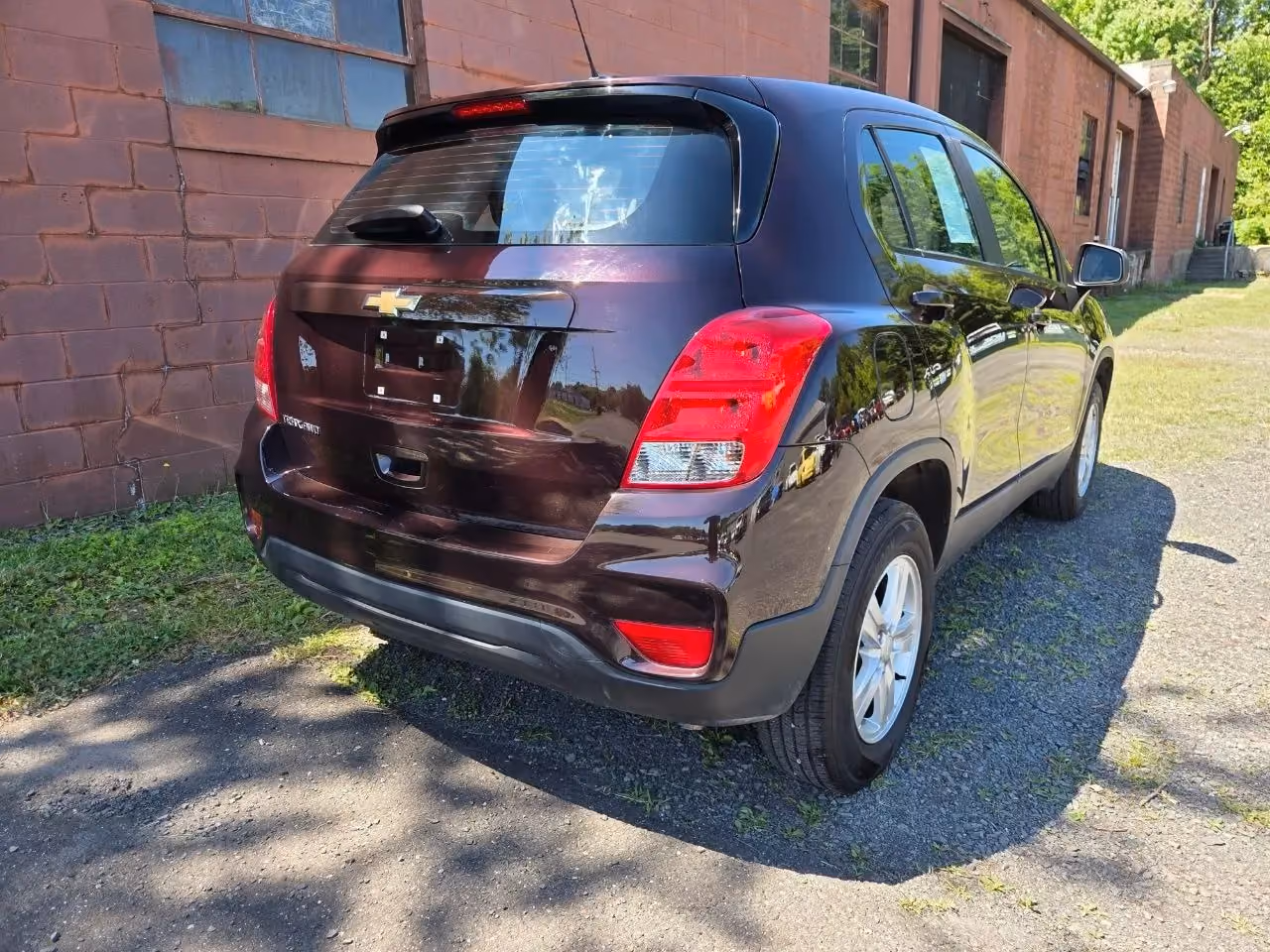 2021 Chevrolet Trax LS Sport Utility 4D — photo 6 of 19