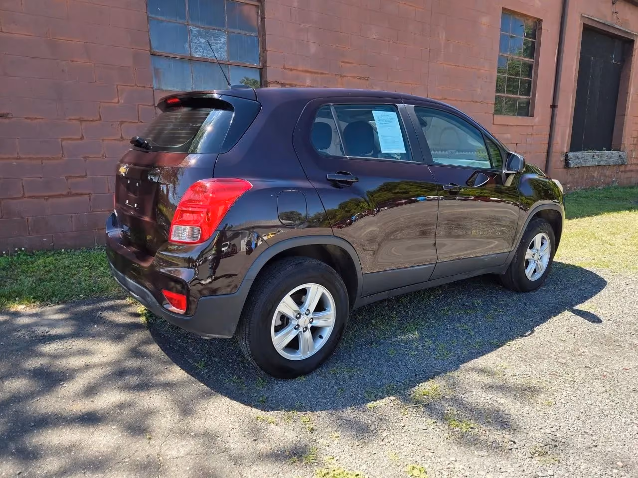 2021 Chevrolet Trax LS Sport Utility 4D — photo 7 of 19