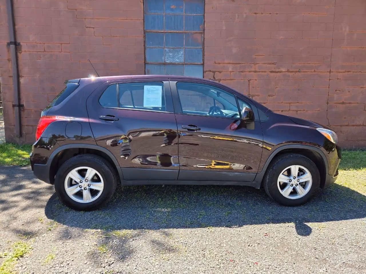 2021 Chevrolet Trax LS Sport Utility 4D — photo 8 of 19