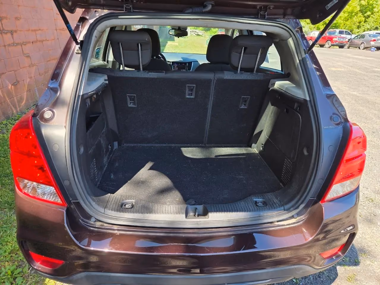 2021 Chevrolet Trax LS Sport Utility 4D — photo 14 of 19