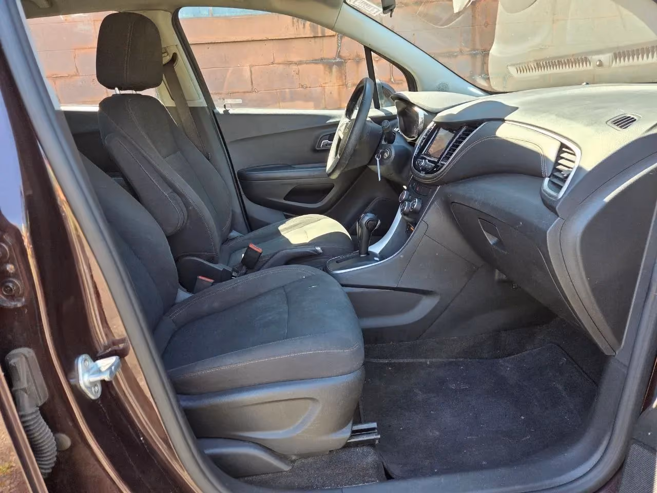 2021 Chevrolet Trax LS Sport Utility 4D — photo 12 of 19