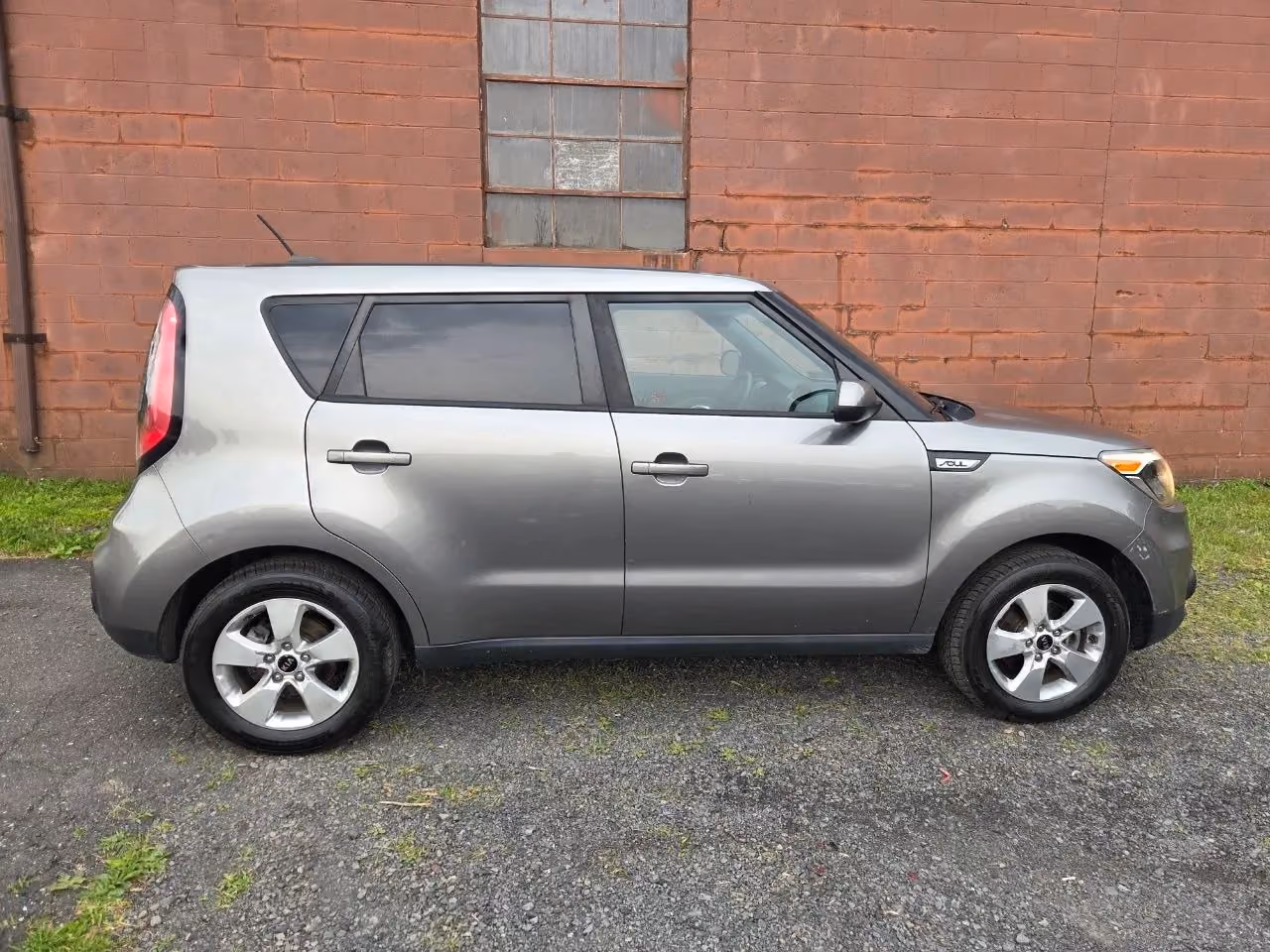 2017 Kia Soul Wagon 4D — photo 9 of 23