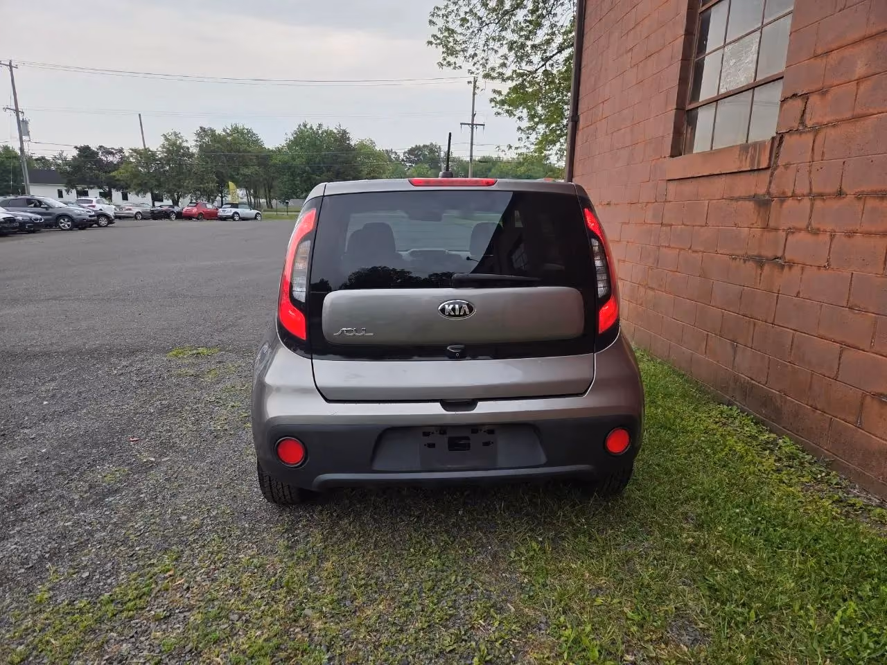 2017 Kia Soul Wagon 4D — photo 6 of 23