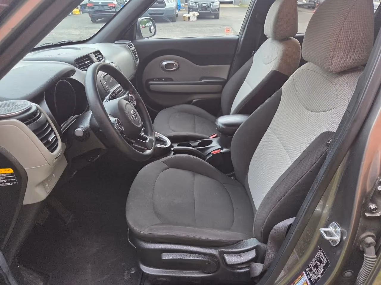 2017 Kia Soul Wagon 4D — photo 19 of 23