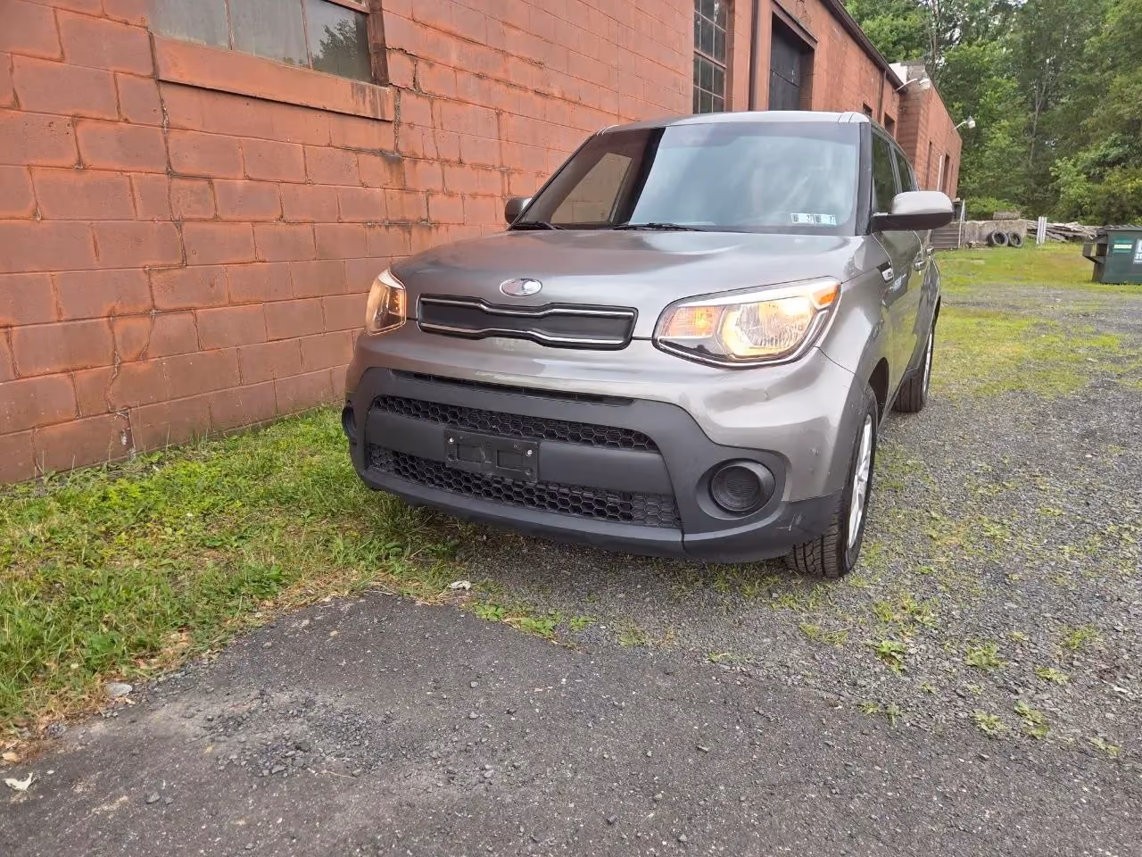 2017 Kia Soul Wagon 4D — photo 2 of 23