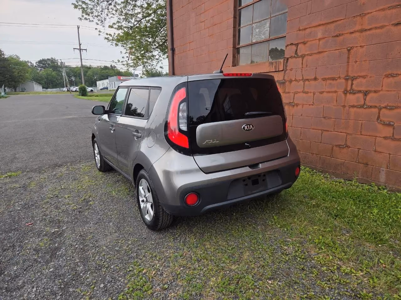 2017 Kia Soul Wagon 4D — photo 5 of 23