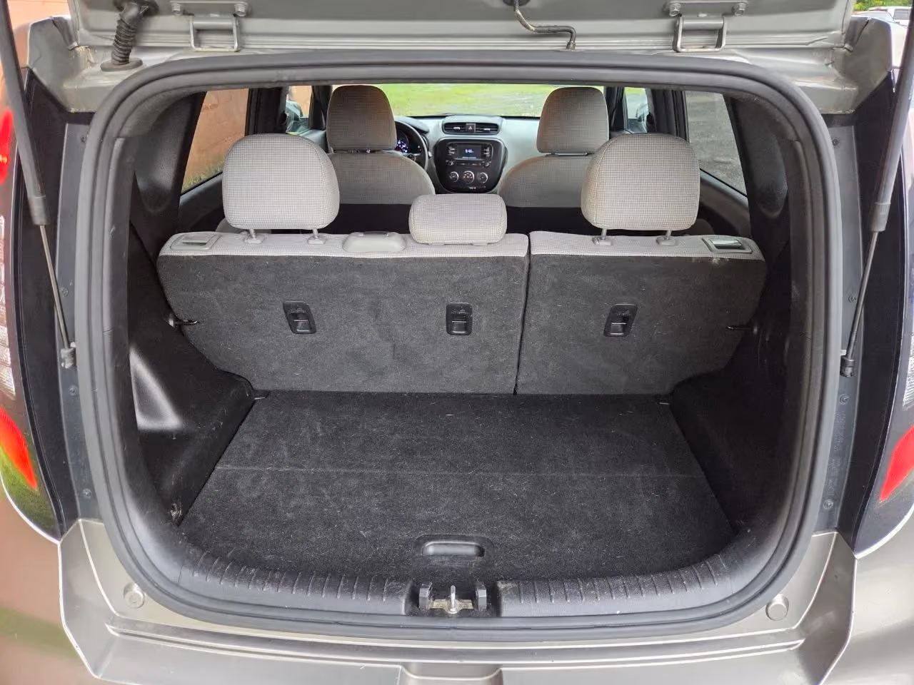 2017 Kia Soul Wagon 4D — photo 18 of 23