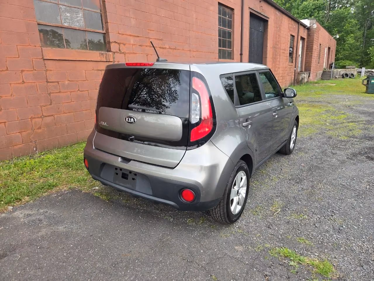 2017 Kia Soul Wagon 4D — photo 7 of 23