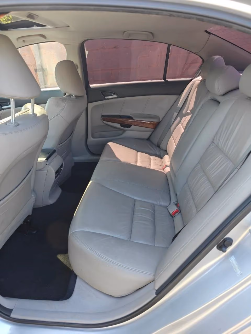 2012 Honda Accord EX-L Sedan 4D — photo 17 of 33