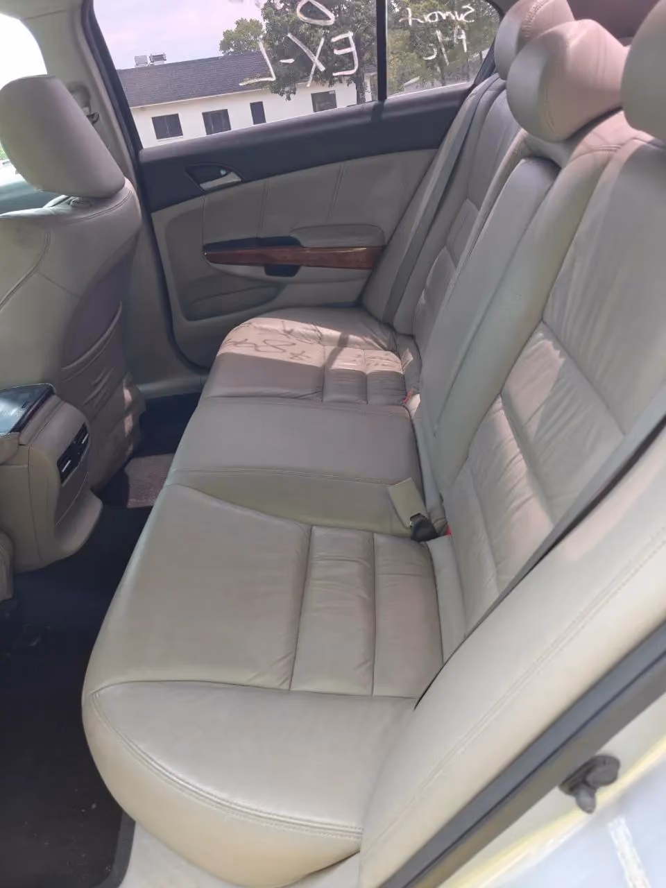 2012 Honda Accord EX-L Sedan 4D — photo 11 of 33