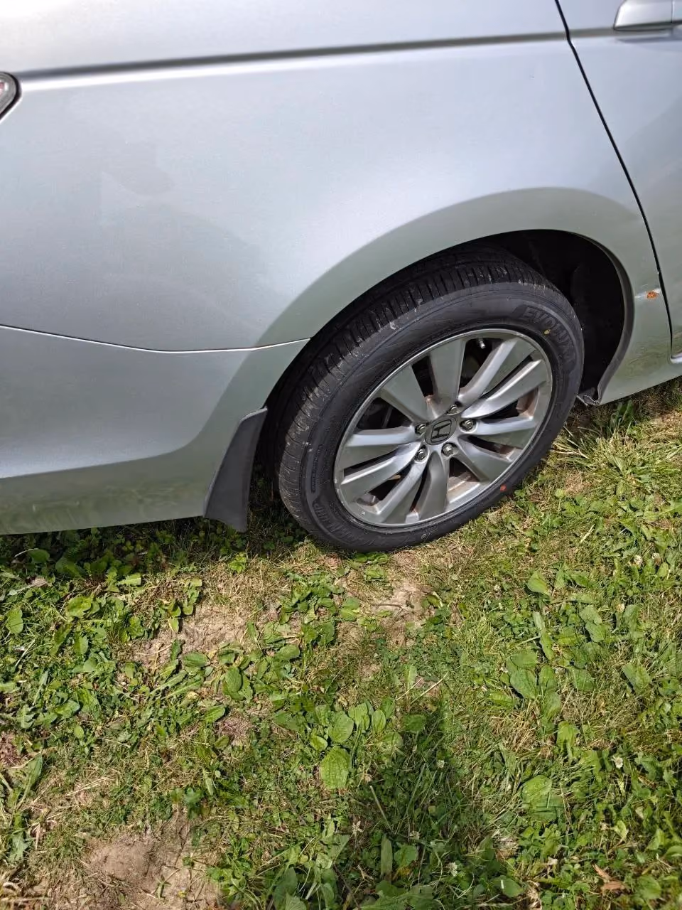 2012 Honda Accord EX-L Sedan 4D — photo 7 of 33