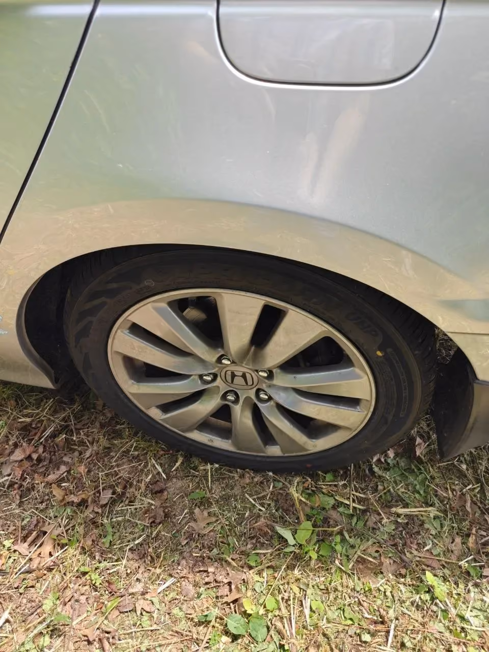 2012 Honda Accord EX-L Sedan 4D — photo 2 of 33