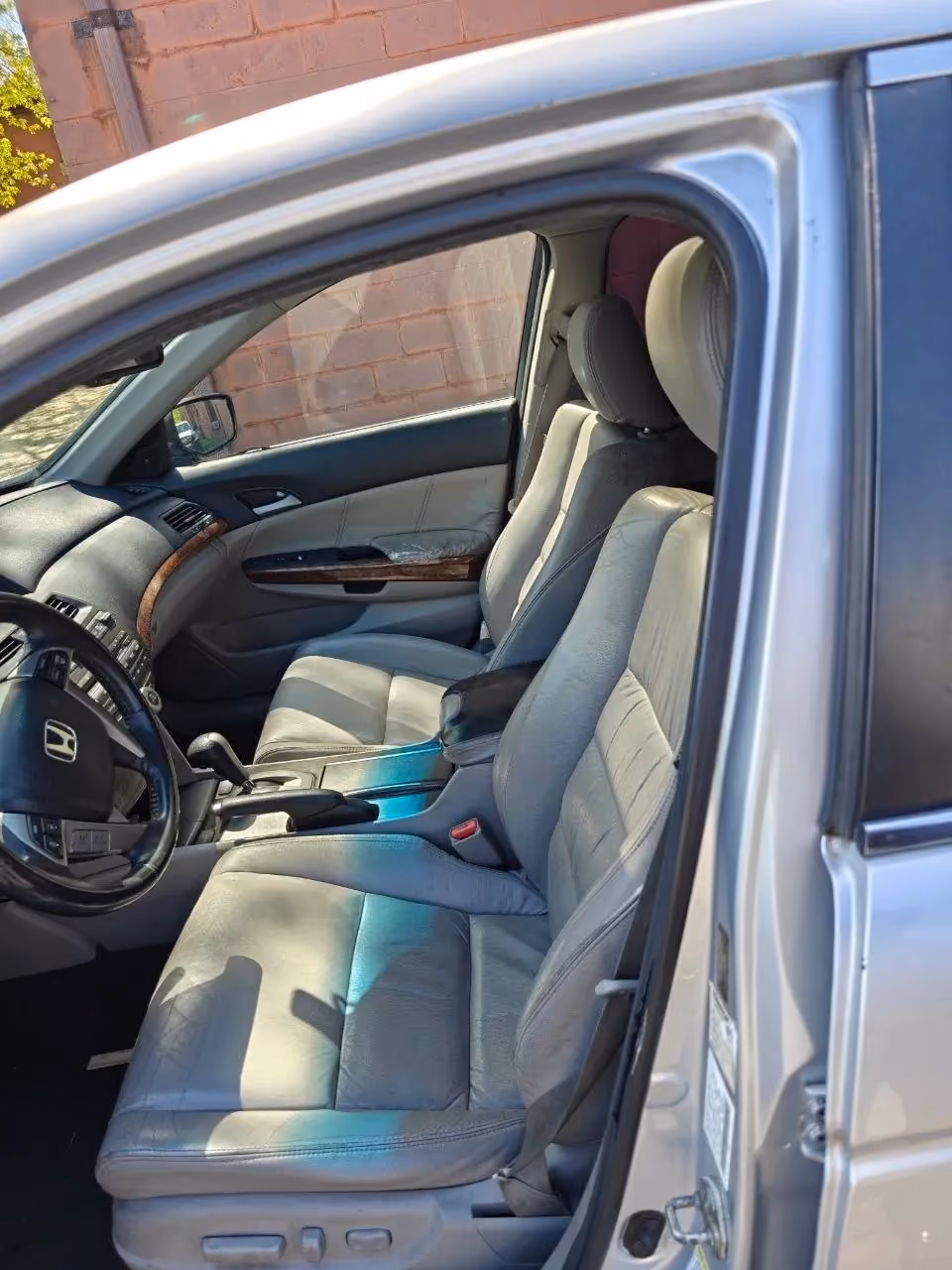 2012 Honda Accord EX-L Sedan 4D — photo 22 of 33
