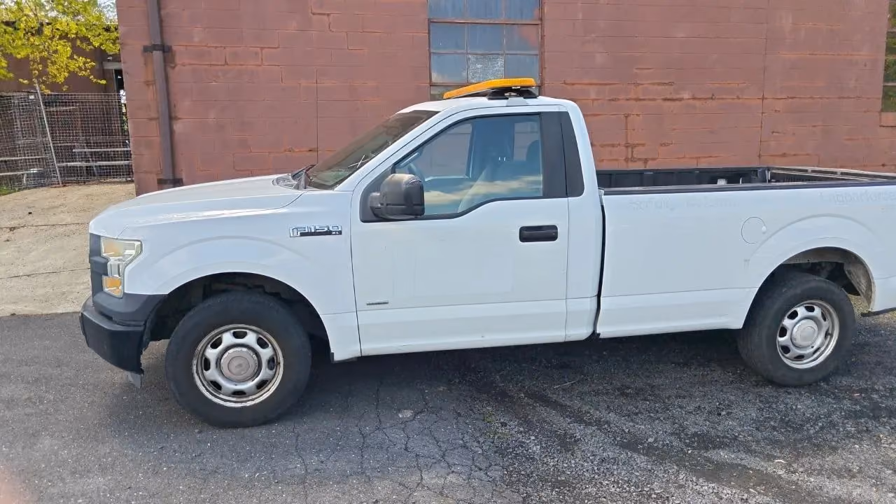 2015 Ford F150 Regular Cab XL Pickup 2D 8 ft — photo 3 of 22