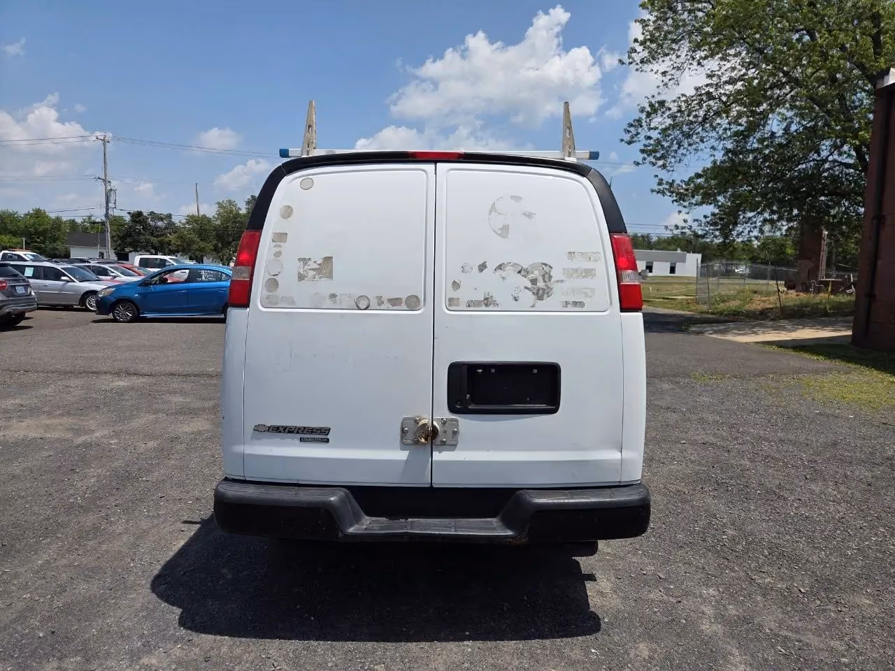 2016 Chevrolet Express 2500 Cargo Van 3D — photo 5 of 9