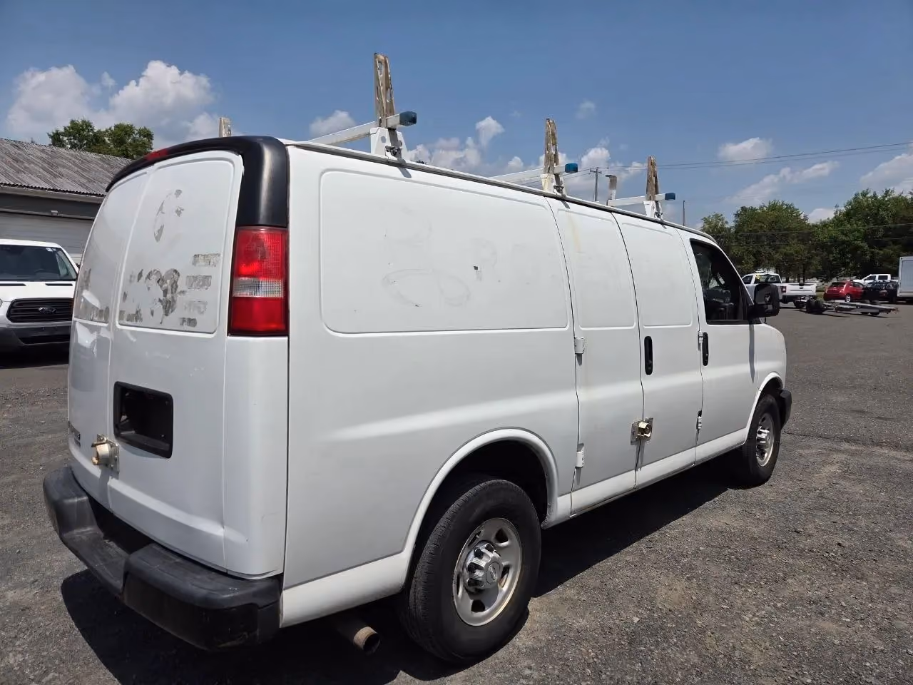 2016 Chevrolet Express 2500 Cargo Van 3D — photo 7 of 9